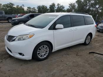  Salvage Toyota Sienna