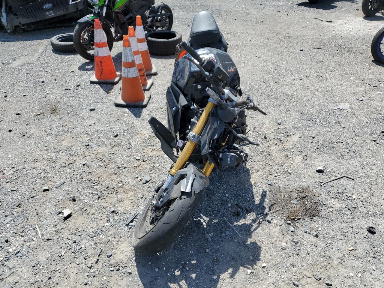 Suzuki Gsxs1000 A Image 6