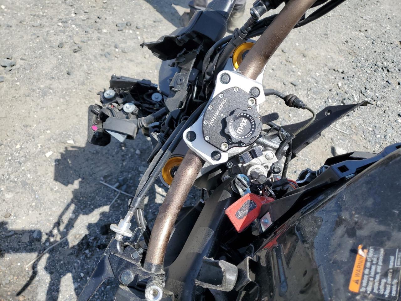 Suzuki Gsxs1000 A Image 8