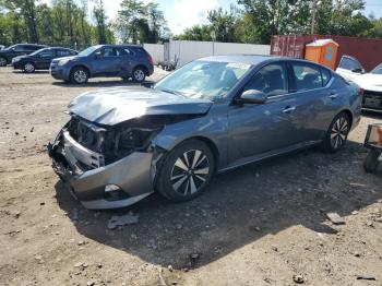  Salvage Nissan Altima