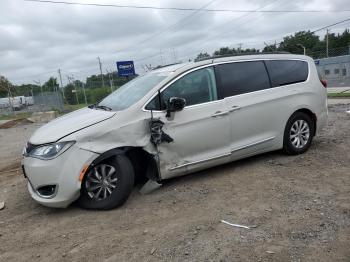  Salvage Chrysler Pacifica
