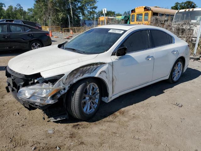  Salvage Nissan Maxima
