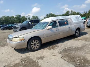  Salvage Lincoln Towncar