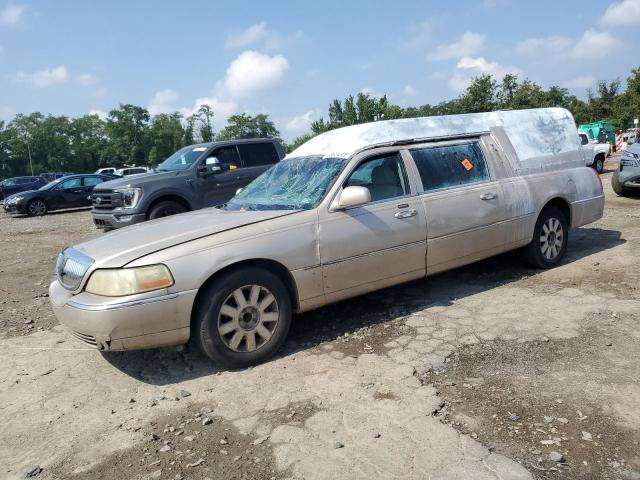  Salvage Lincoln Towncar