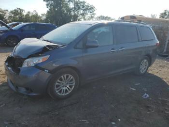  Salvage Toyota Sienna