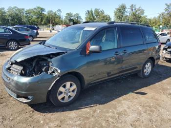  Salvage Toyota Sienna