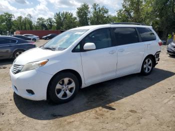 Salvage Toyota Sienna