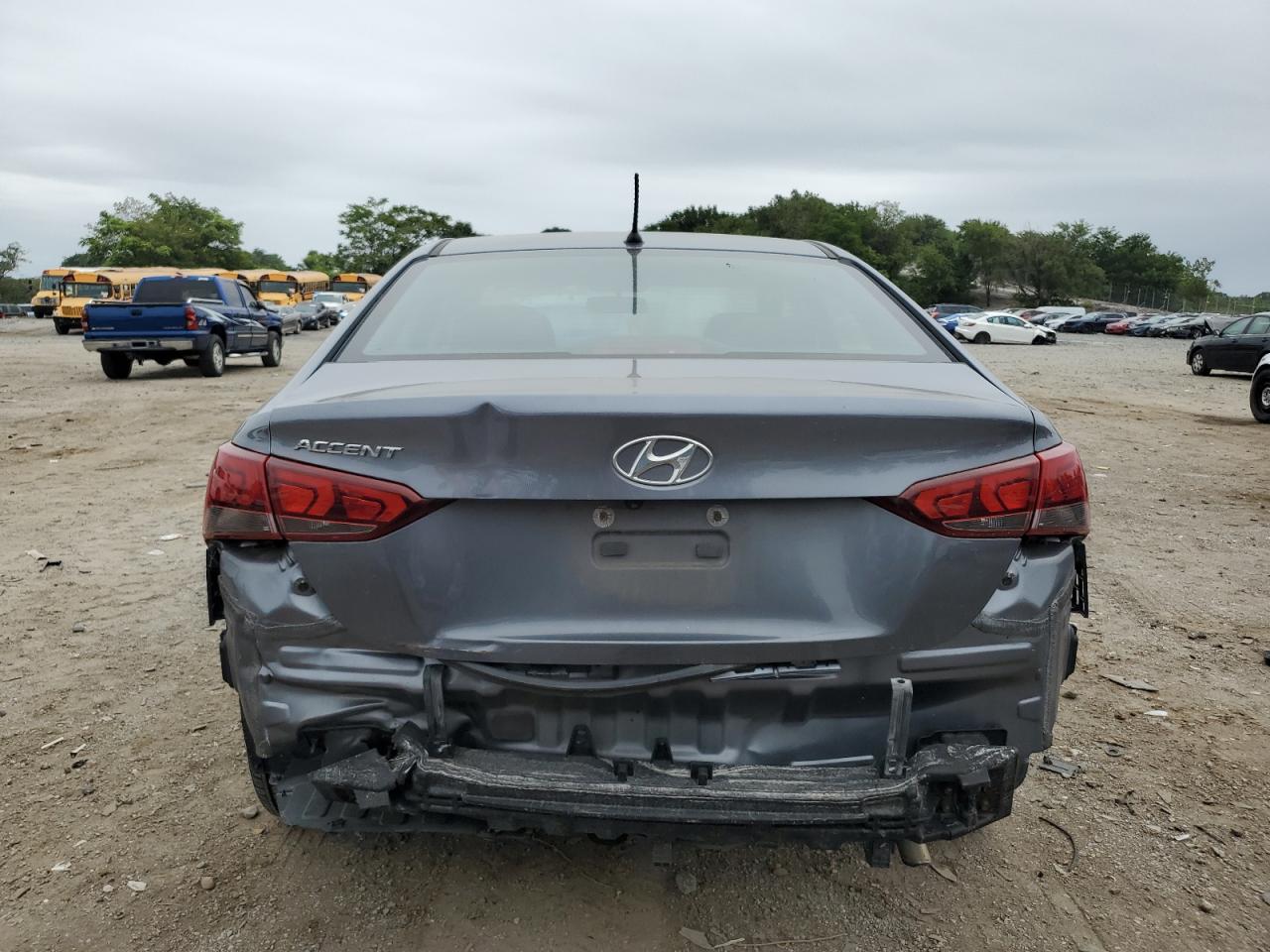 Hyundai ACCENT Se Image 8