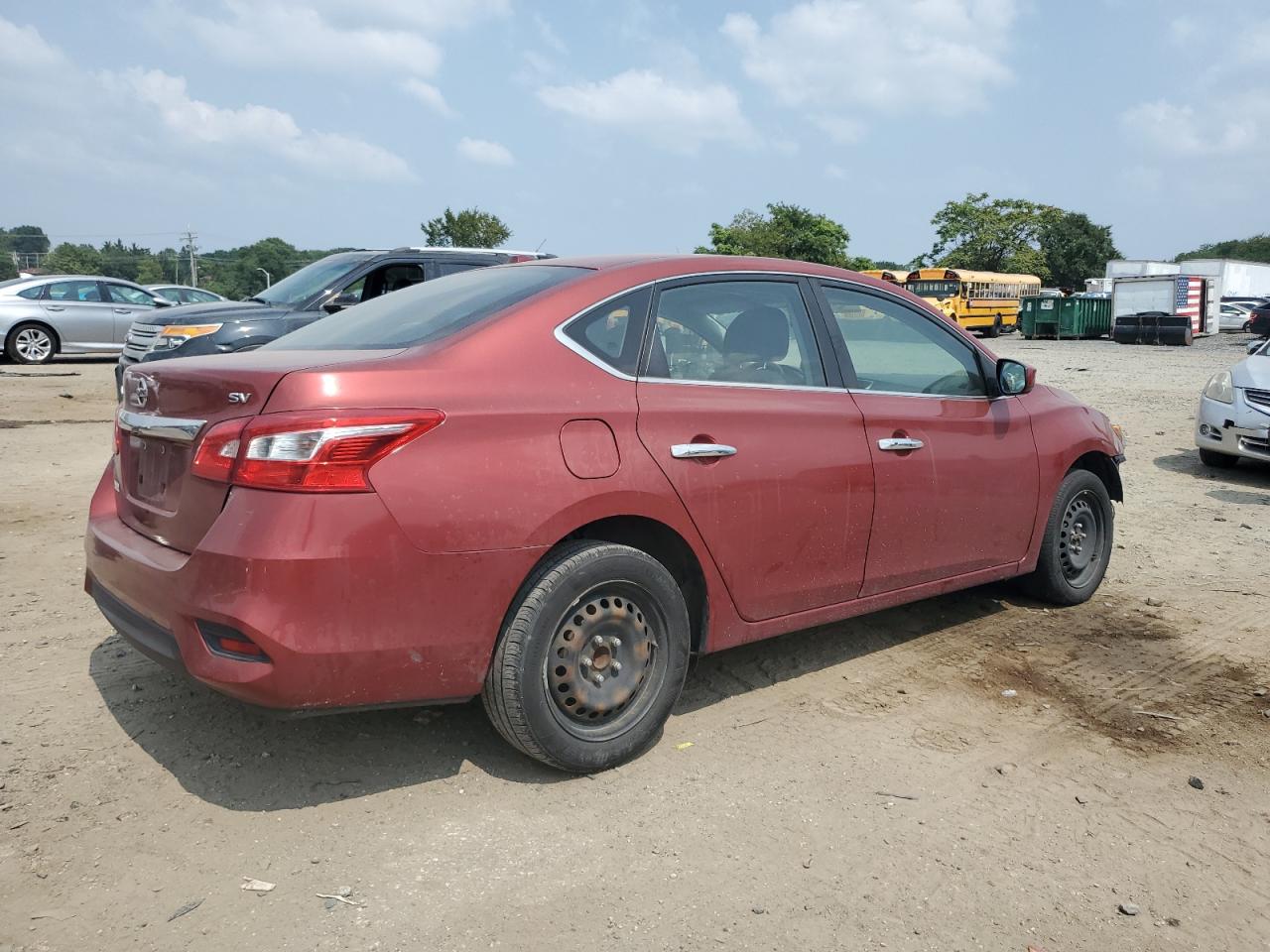 Nissan Sentra S Image 2