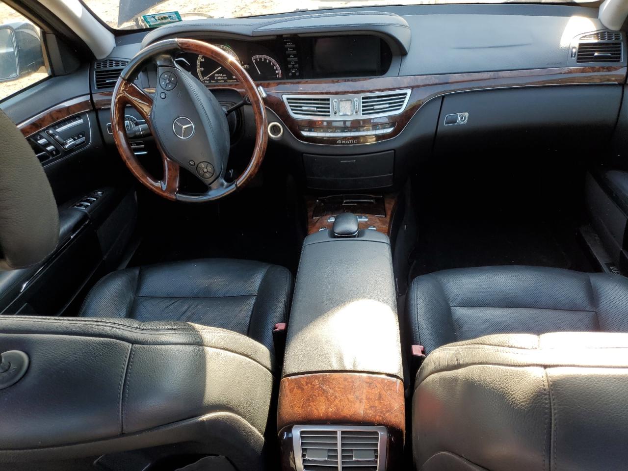 Mercedes-Benz S-Class 550 4matic Image 2