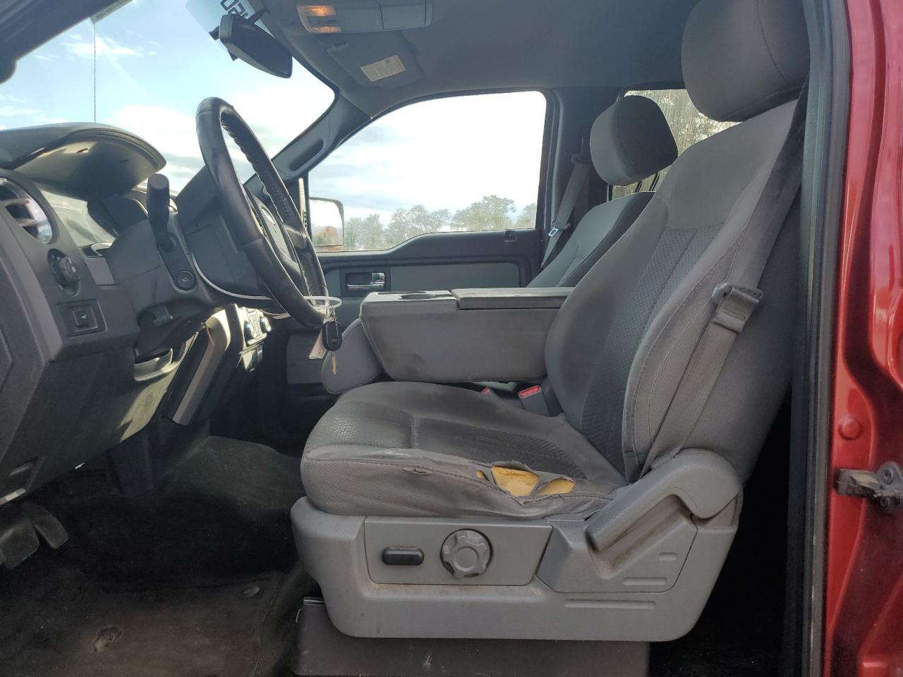 Ford F-150 Supercrew Image 8