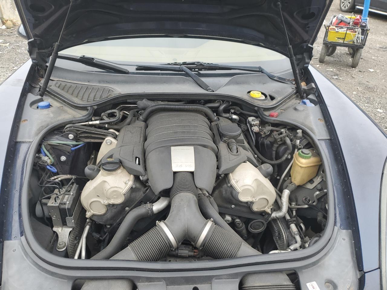 Porsche Panamera 2 Image 10