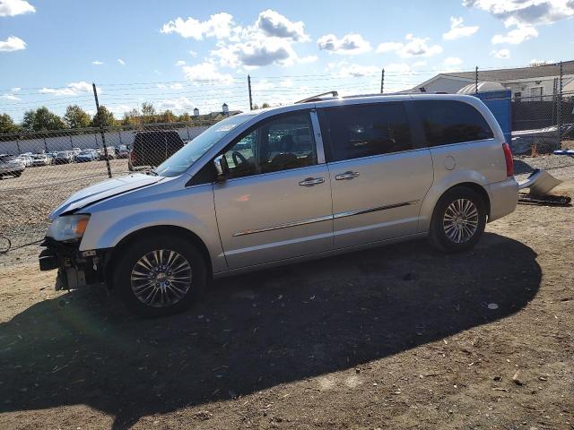  Salvage Chrysler Minivan