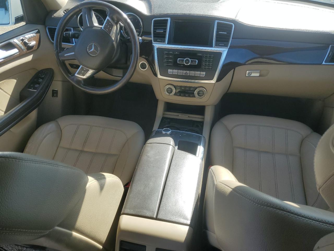 Mercedes-Benz G-Class 450 4matic Image 11