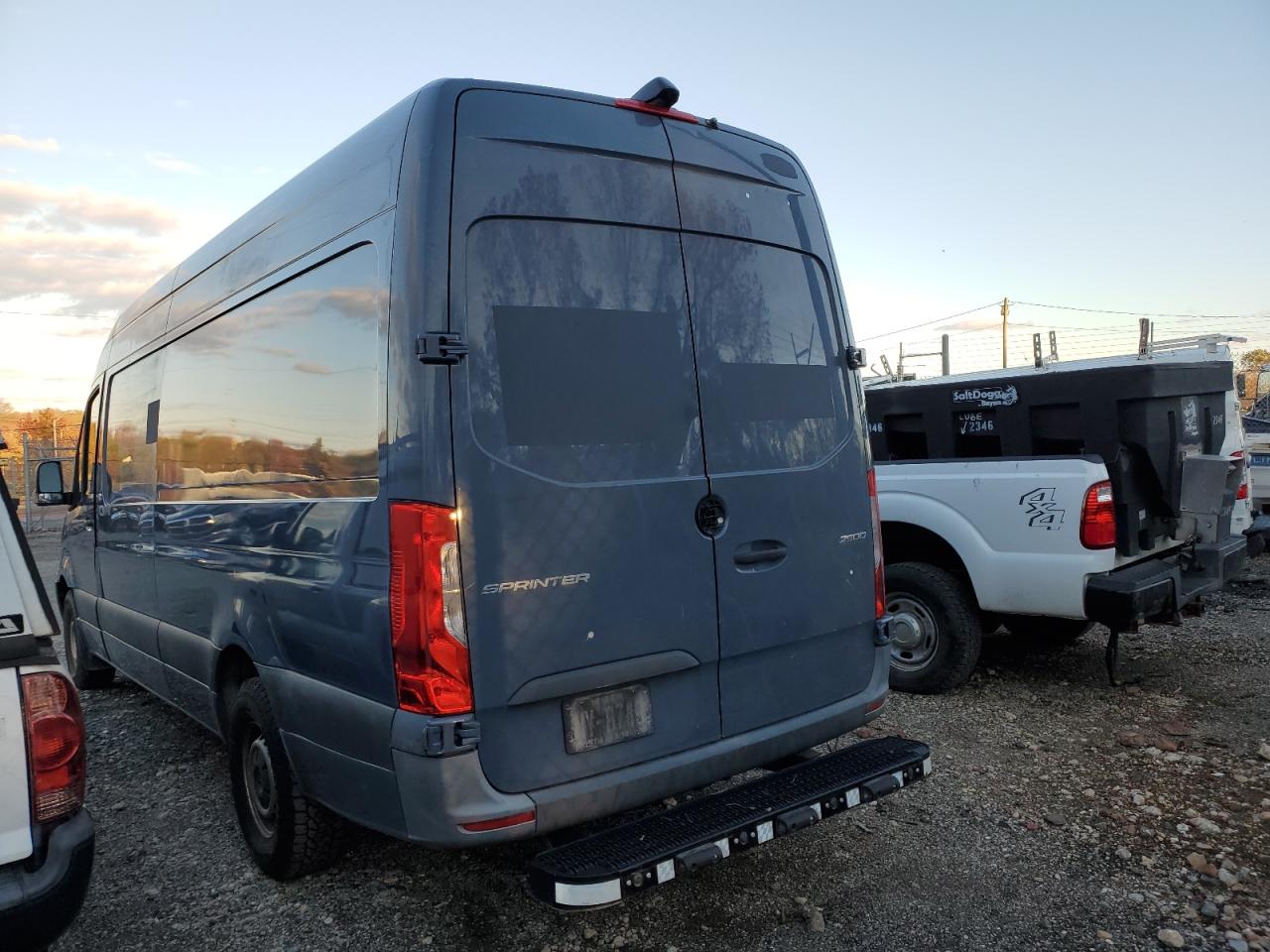 Mercedes-Benz Sprinter 2500 Image 2