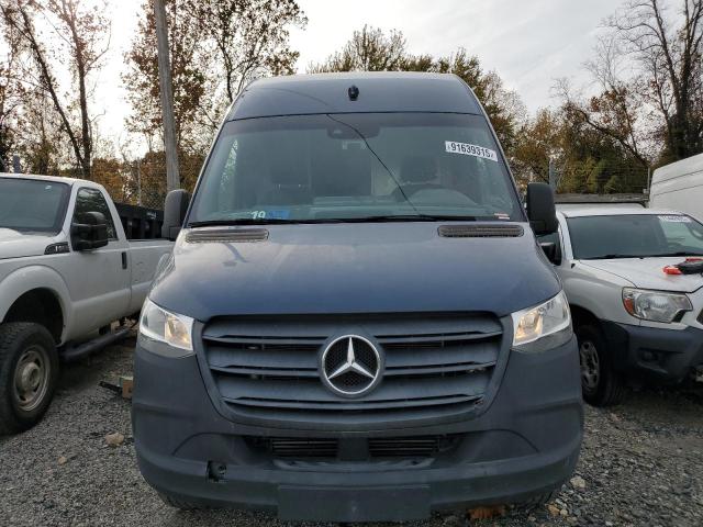 Mercedes-Benz Sprinter 2500 Image 8