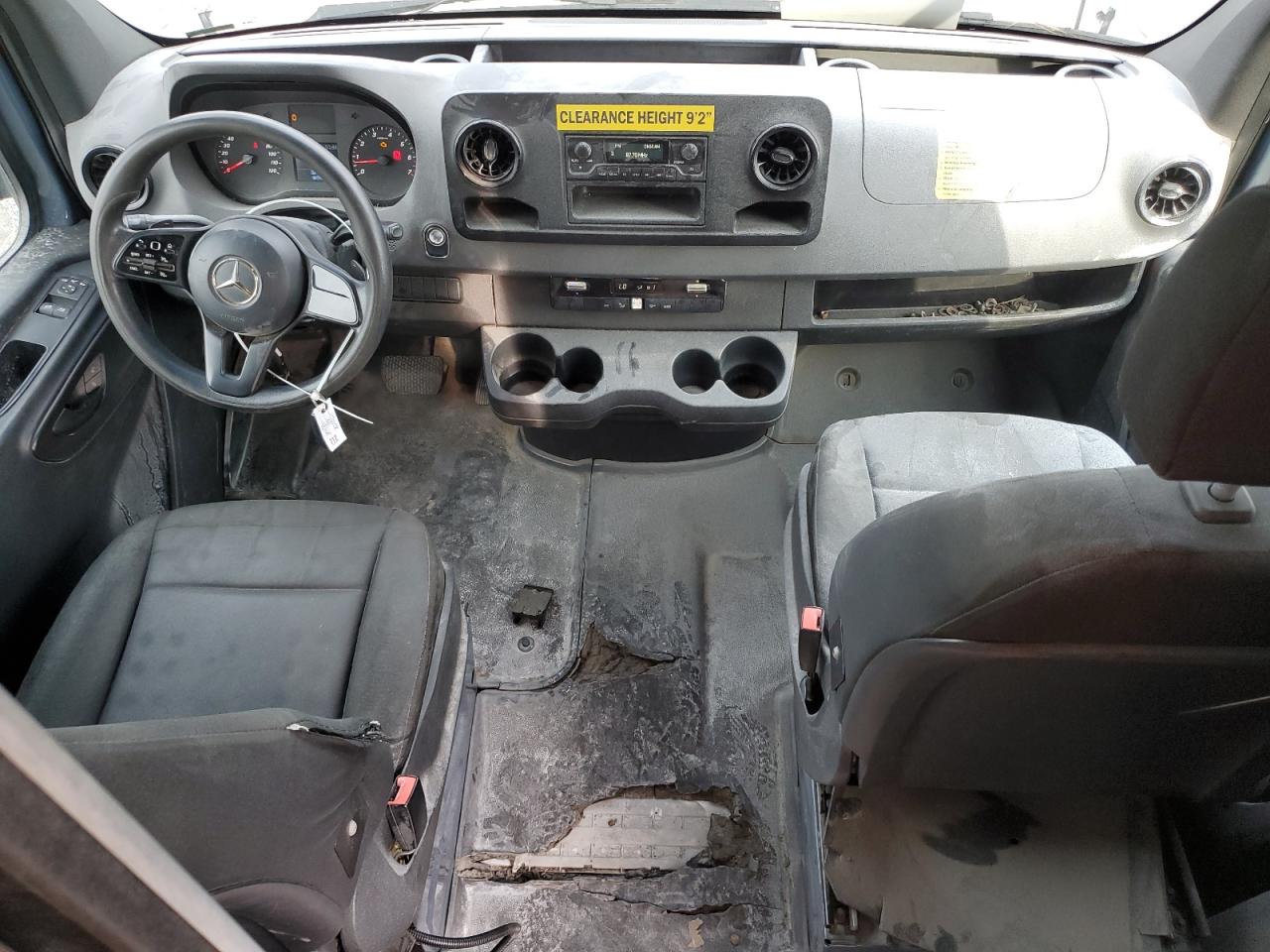 Mercedes-Benz Sprinter 2500 Image 10