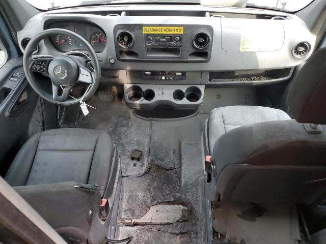 Mercedes-Benz Sprinter 2500 Image 10