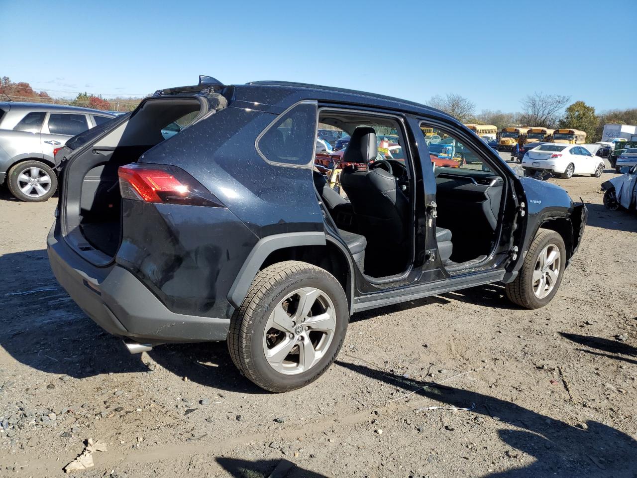 Toyota RAV4 Xle Premium Image 5