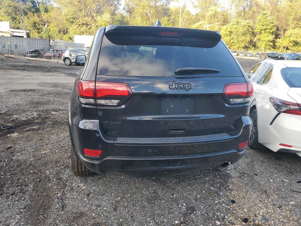 Jeep Grand Cherokee Laredo Image 9