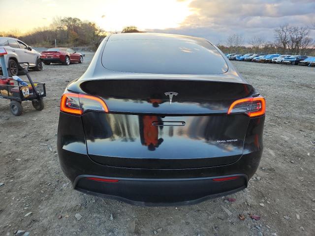 Tesla Model Y Image 12