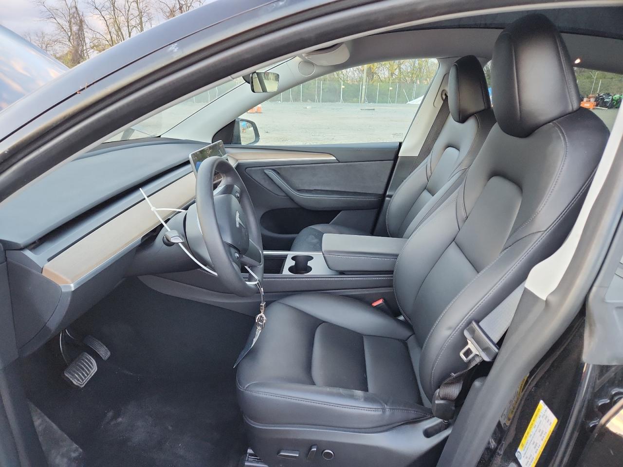 Tesla Model Y Image 7