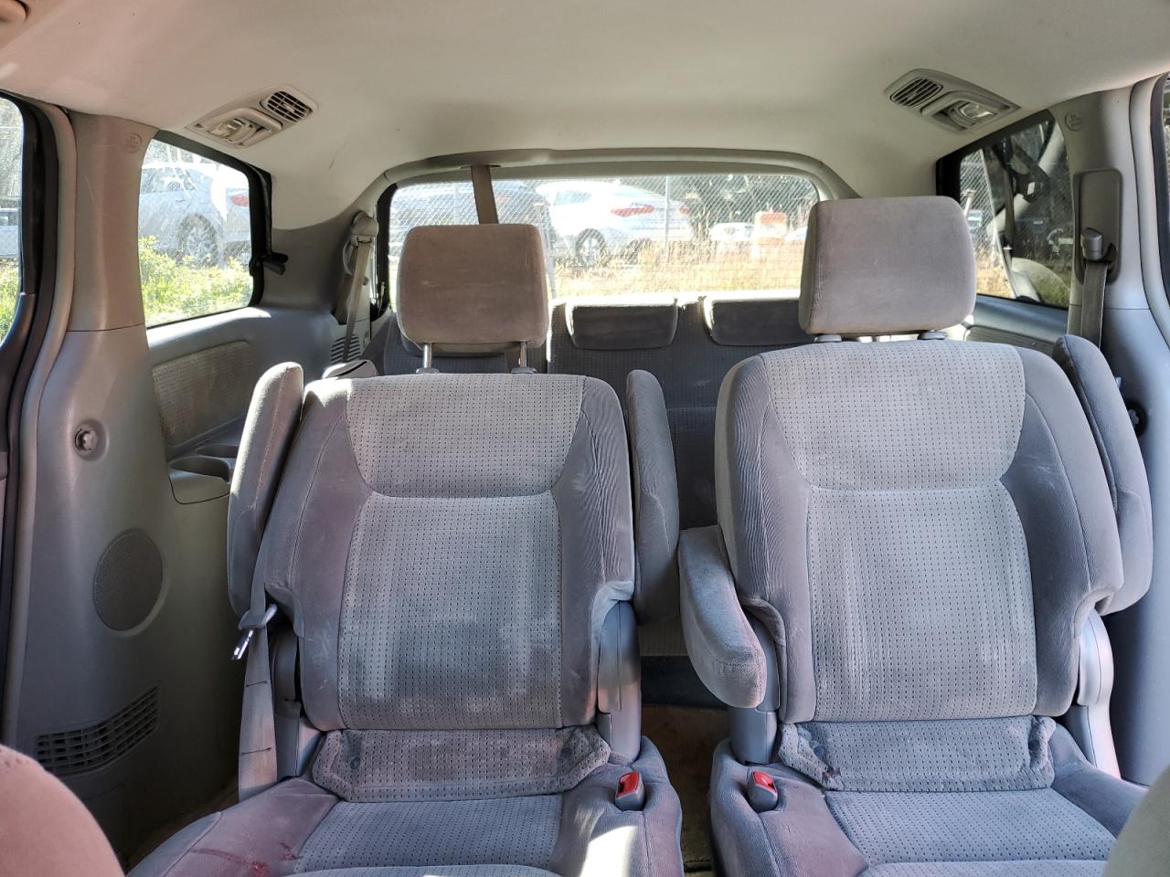 Toyota Sienna Ce Image 11