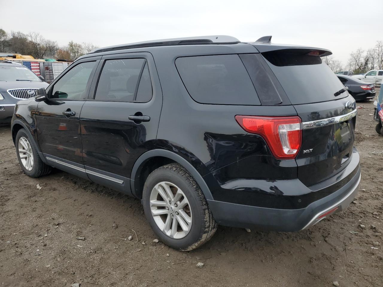 Ford Explorer Xlt Image 4
