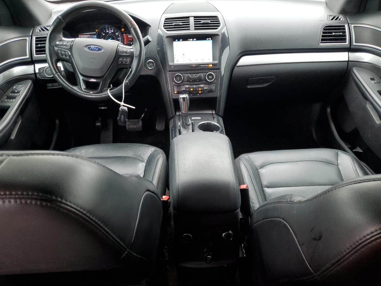 Ford Explorer Xlt Image 6