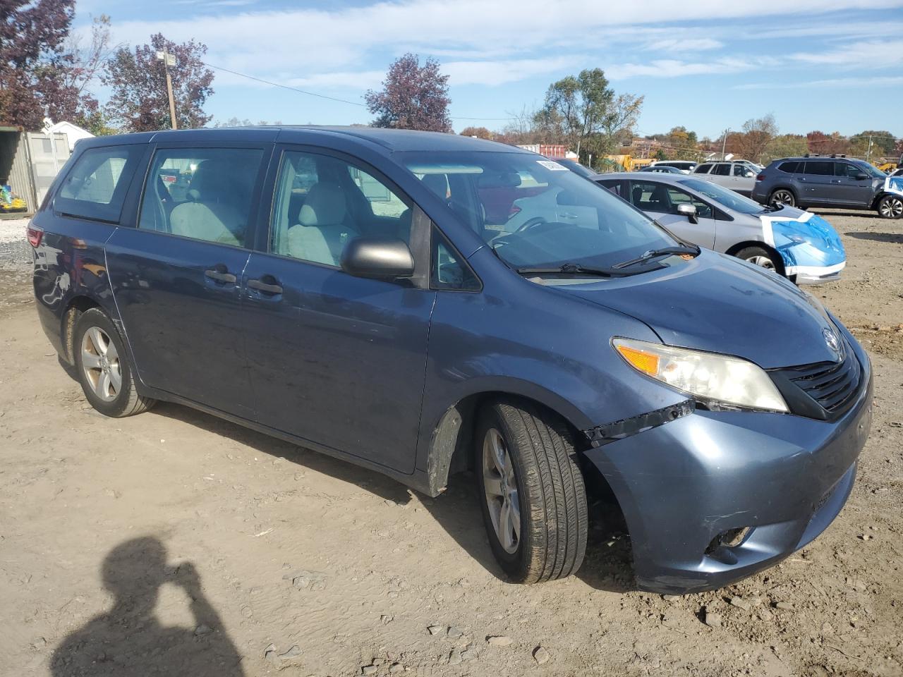 Toyota Sienna Image 4
