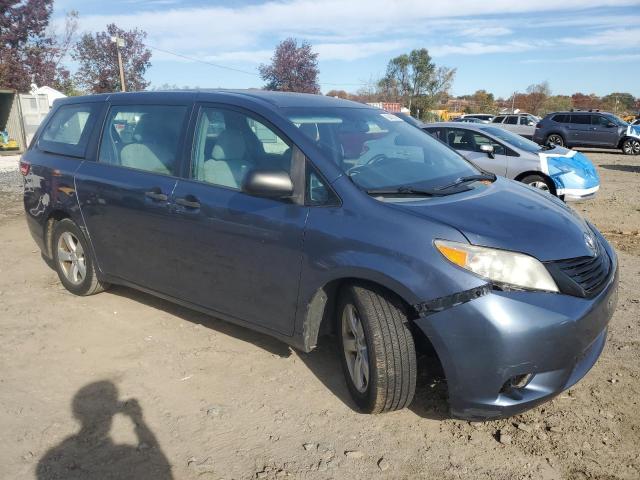 Toyota Sienna Image 4