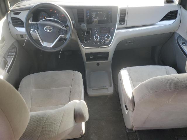 Toyota Sienna Image 11