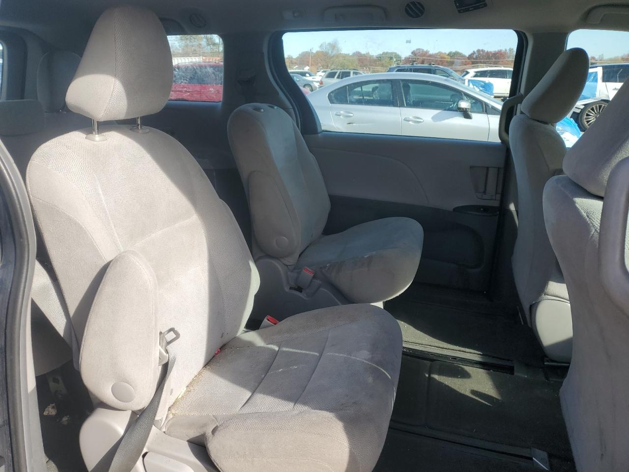 Toyota Sienna Image 7