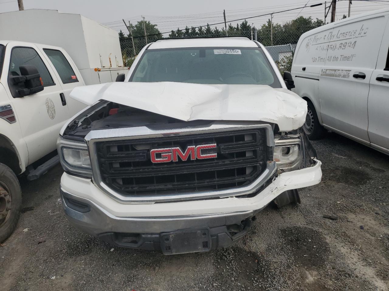 GMC Sierra C1500 Image 9