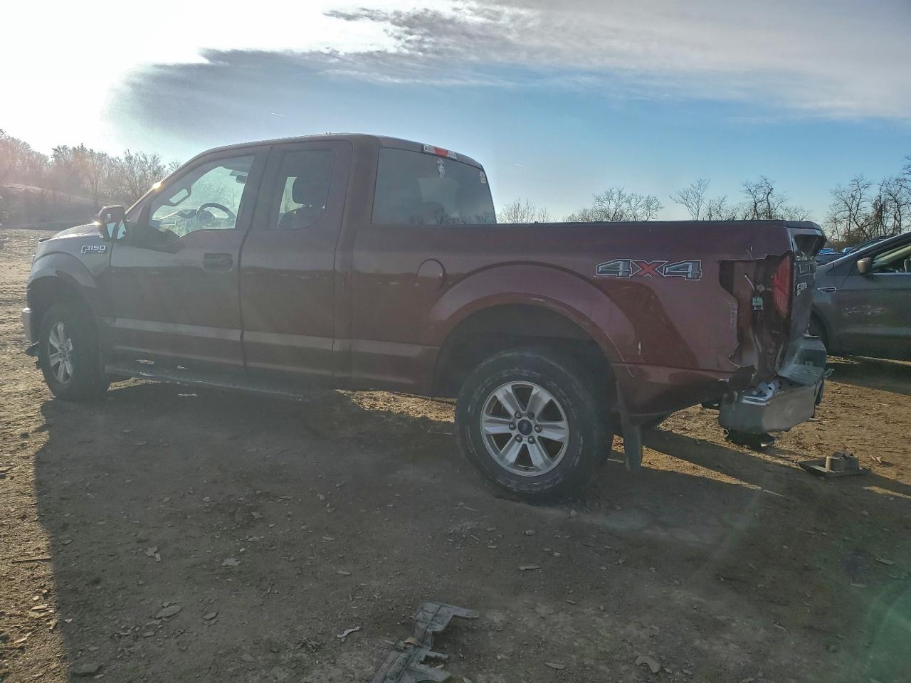 Ford F-150 Super Cab Image 5
