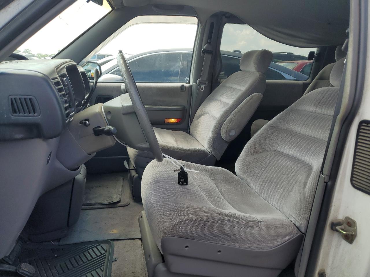 Dodge Caravan Le Image 2