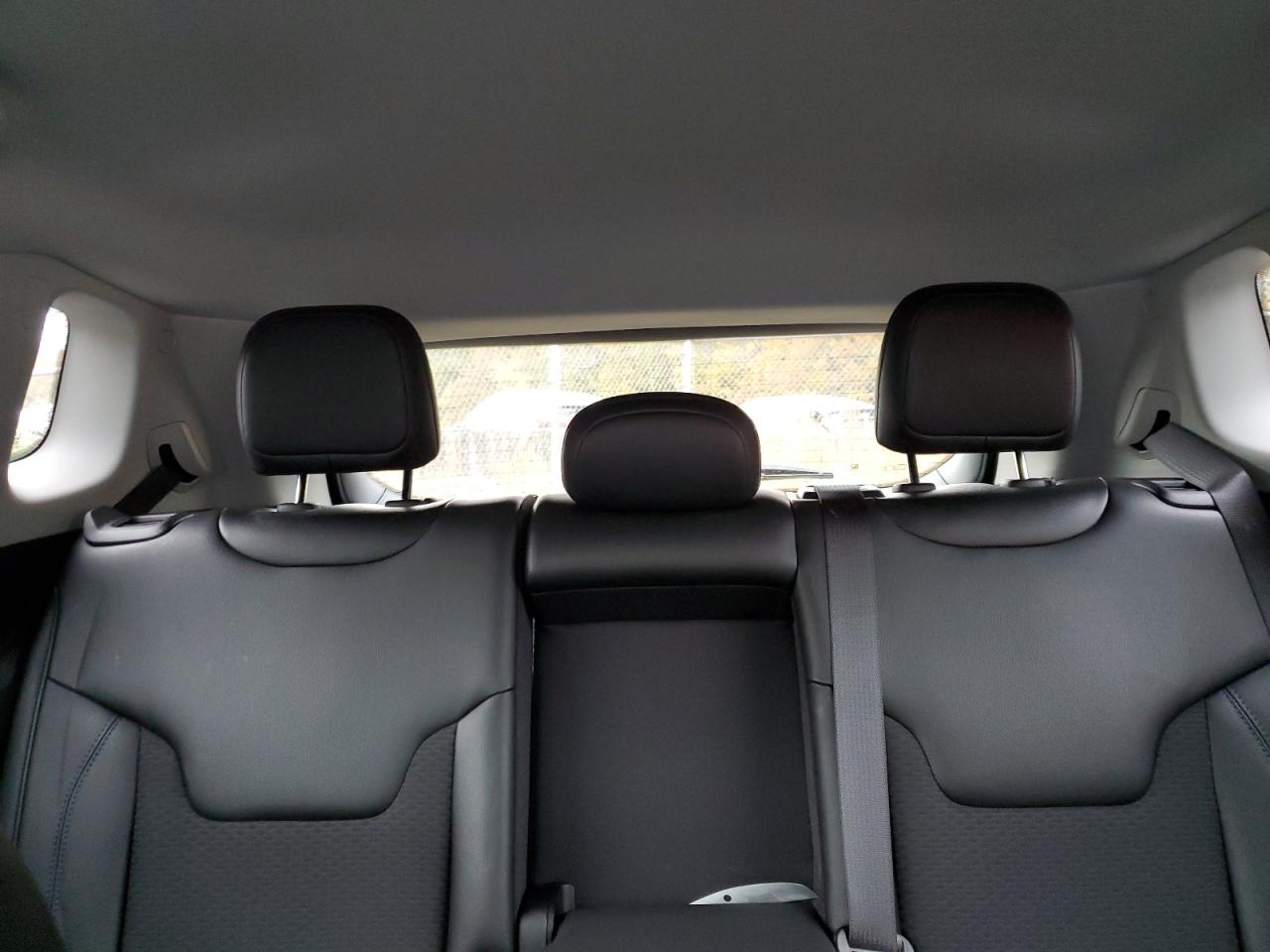 Jeep Compass Latitude Image 8