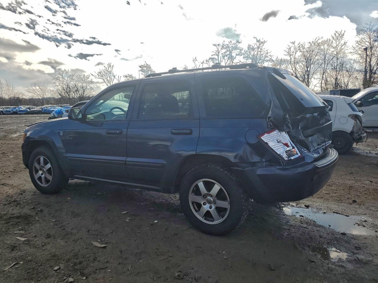 Jeep Grand Cherokee Laredo Image 12