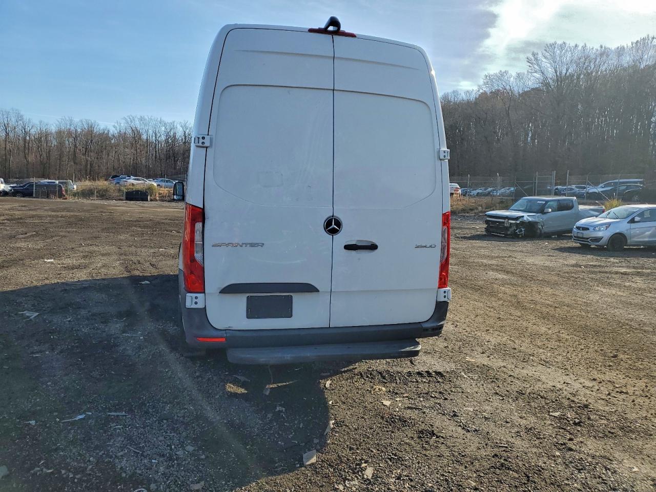 Mercedes-Benz Sprinter 2500 Image 8