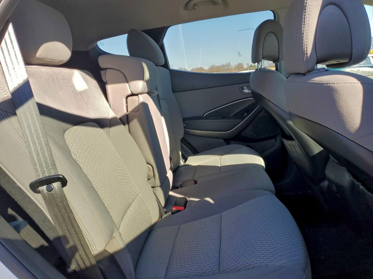 Hyundai SANTA FE Image 5