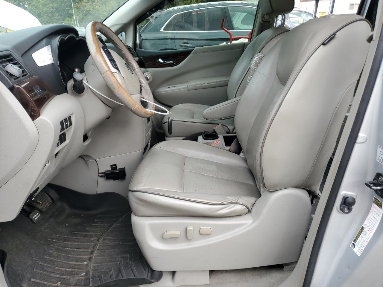 Nissan Quest S Image 7