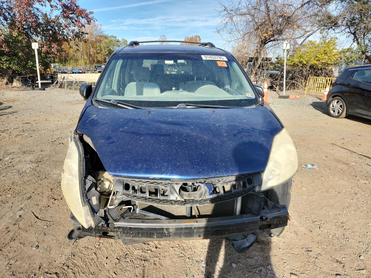 Toyota Sienna Le Image 5