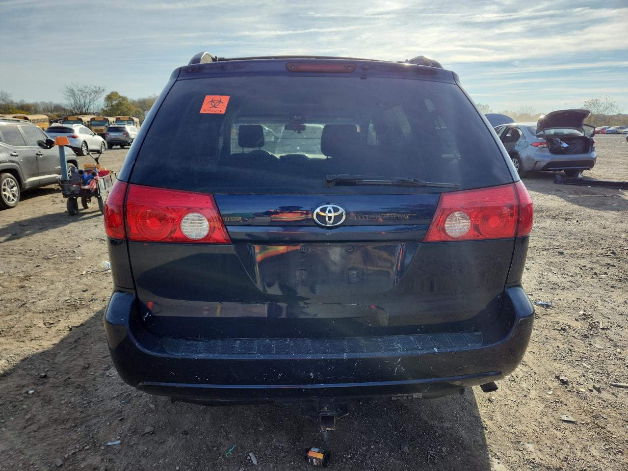 Toyota Sienna Le Image 10