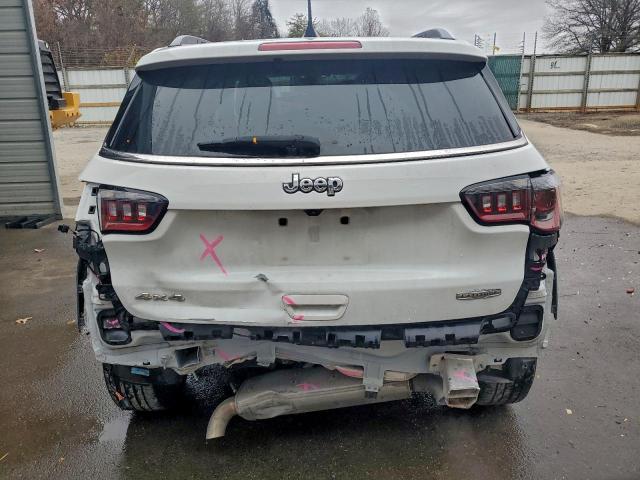 Jeep Compass Latitude Image 12