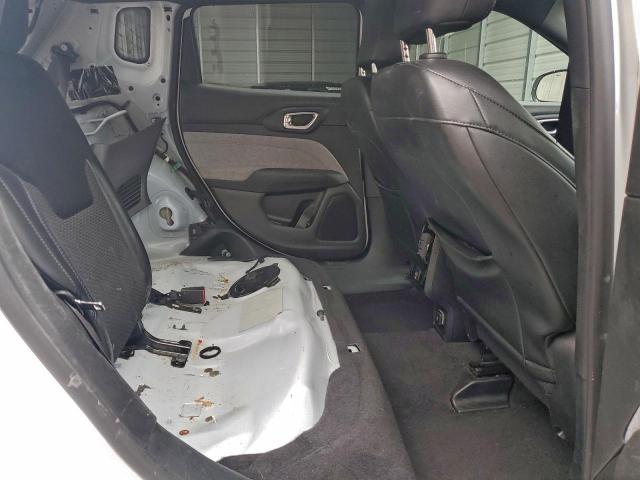 Jeep Compass Latitude Image 2