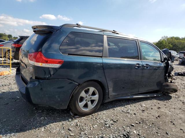 Toyota Sienna Le Image 9