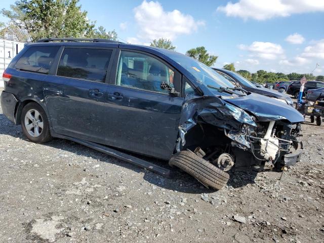 Toyota Sienna Le Image 4