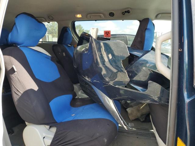 Toyota Sienna Le Image 10