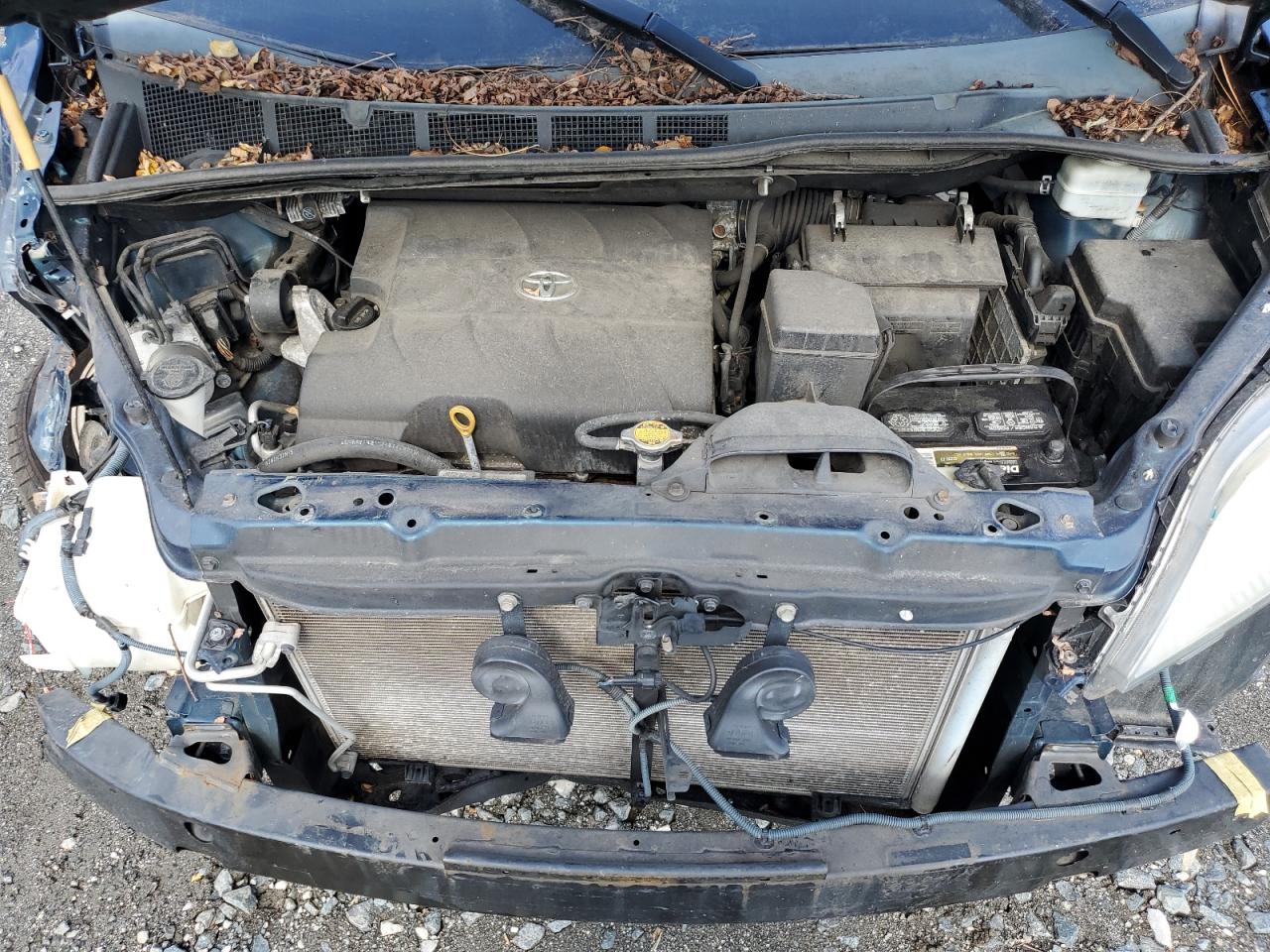 Toyota Sienna Le Image 11