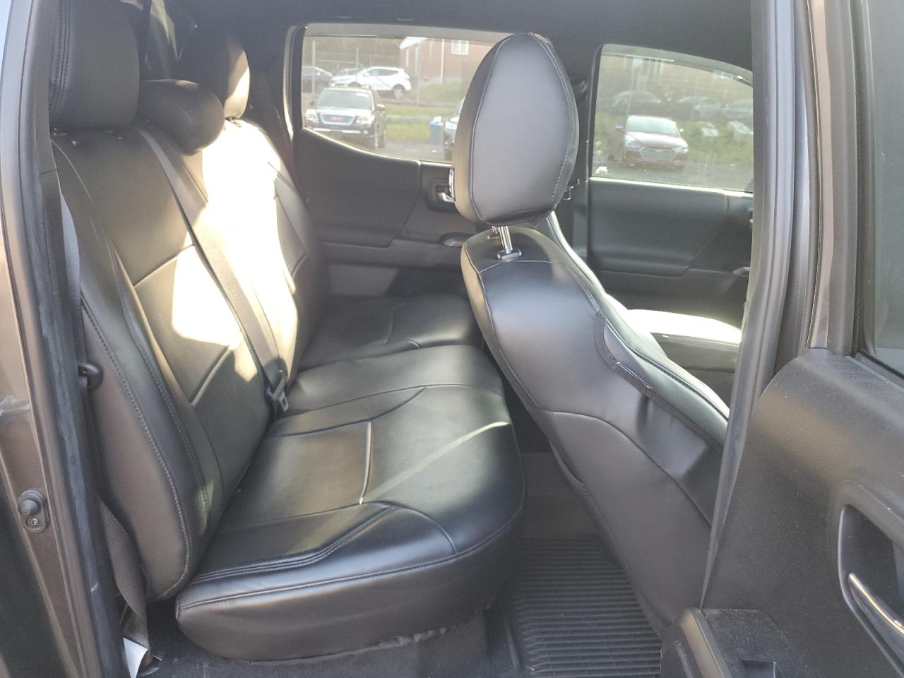 Toyota Tacoma Double Cab Image 13